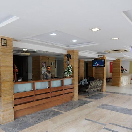 Neelkanth Paradise Hotel Ahmedabad Bagian luar foto