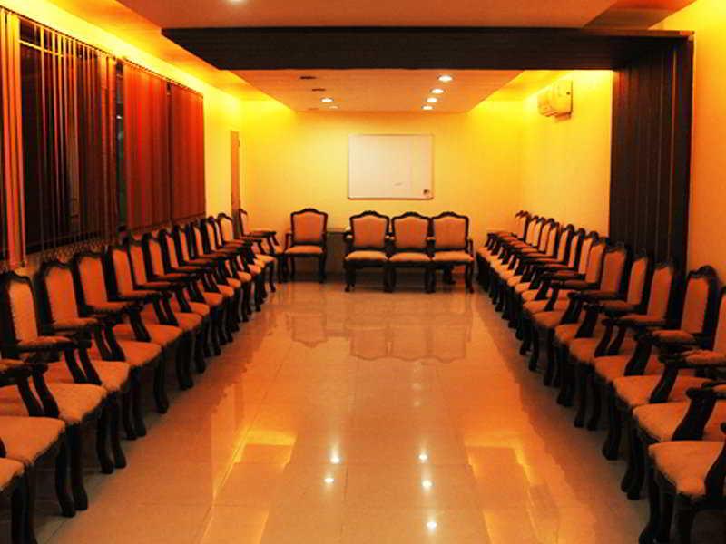 Neelkanth Paradise Hotel Ahmedabad Bagian luar foto